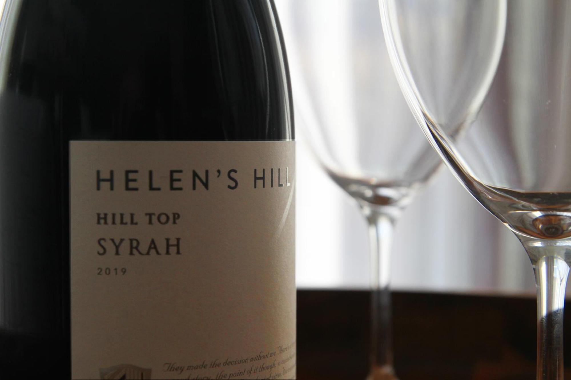 Peppers Marysville Exterior foto A bottle of Syrah from the Helena Valley